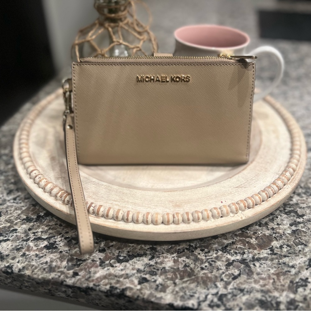 Michael Kors Jet Set Travel Double-Zip Wristlet